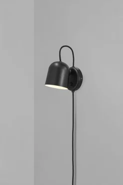 Angle vegglampe med USB