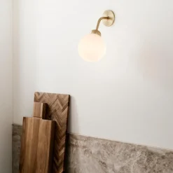 Apiales vegglampe for ledning