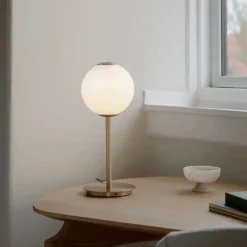 Audrey bordlampe med USB-C