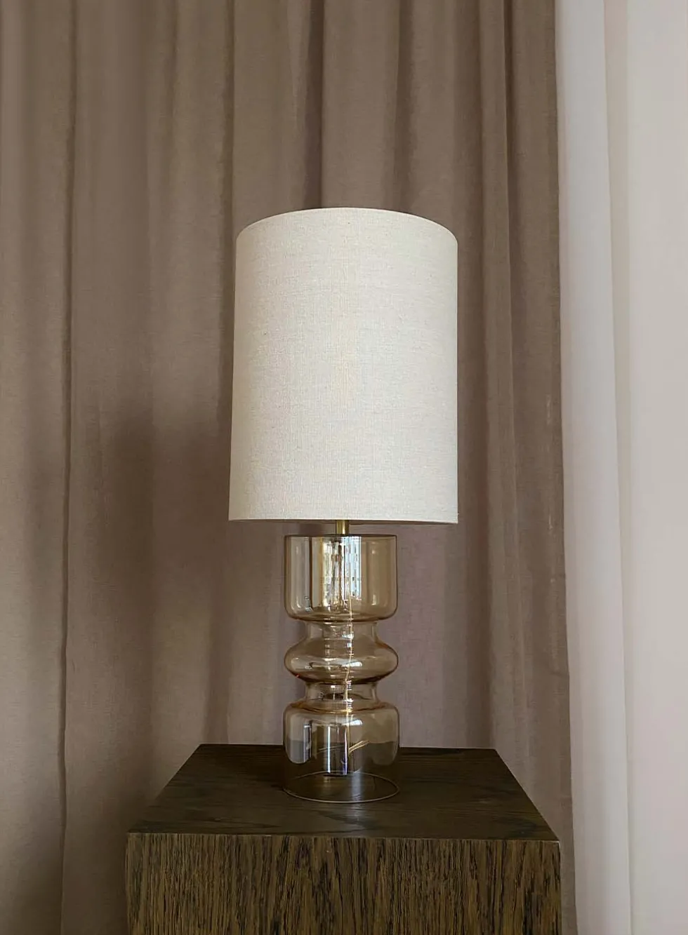 Aura bordlampe - cognacfarget glass