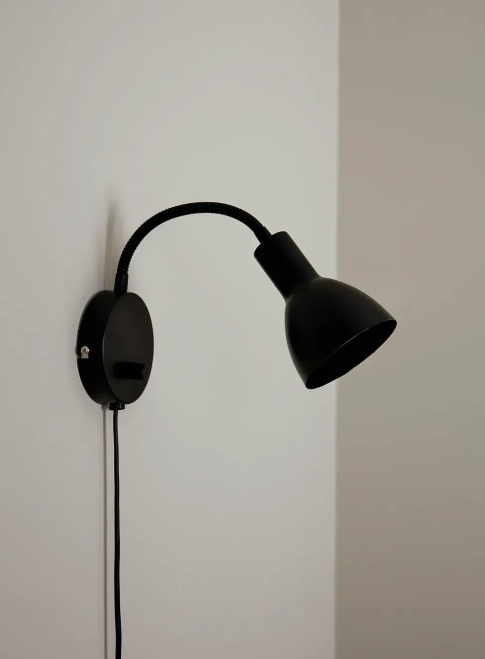 Bent vegglampe