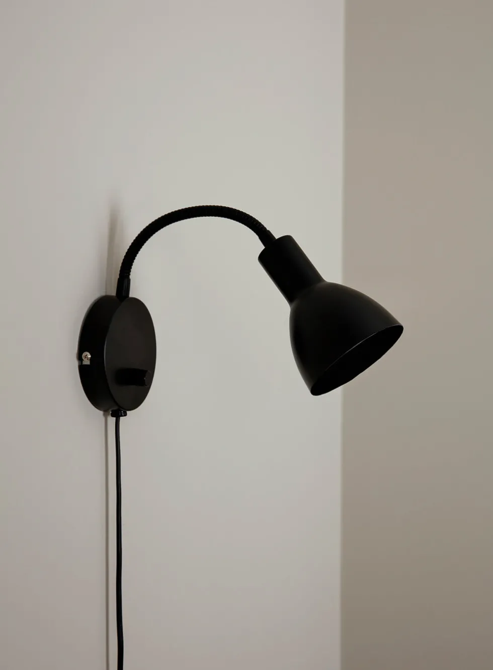 Bent vegglampe