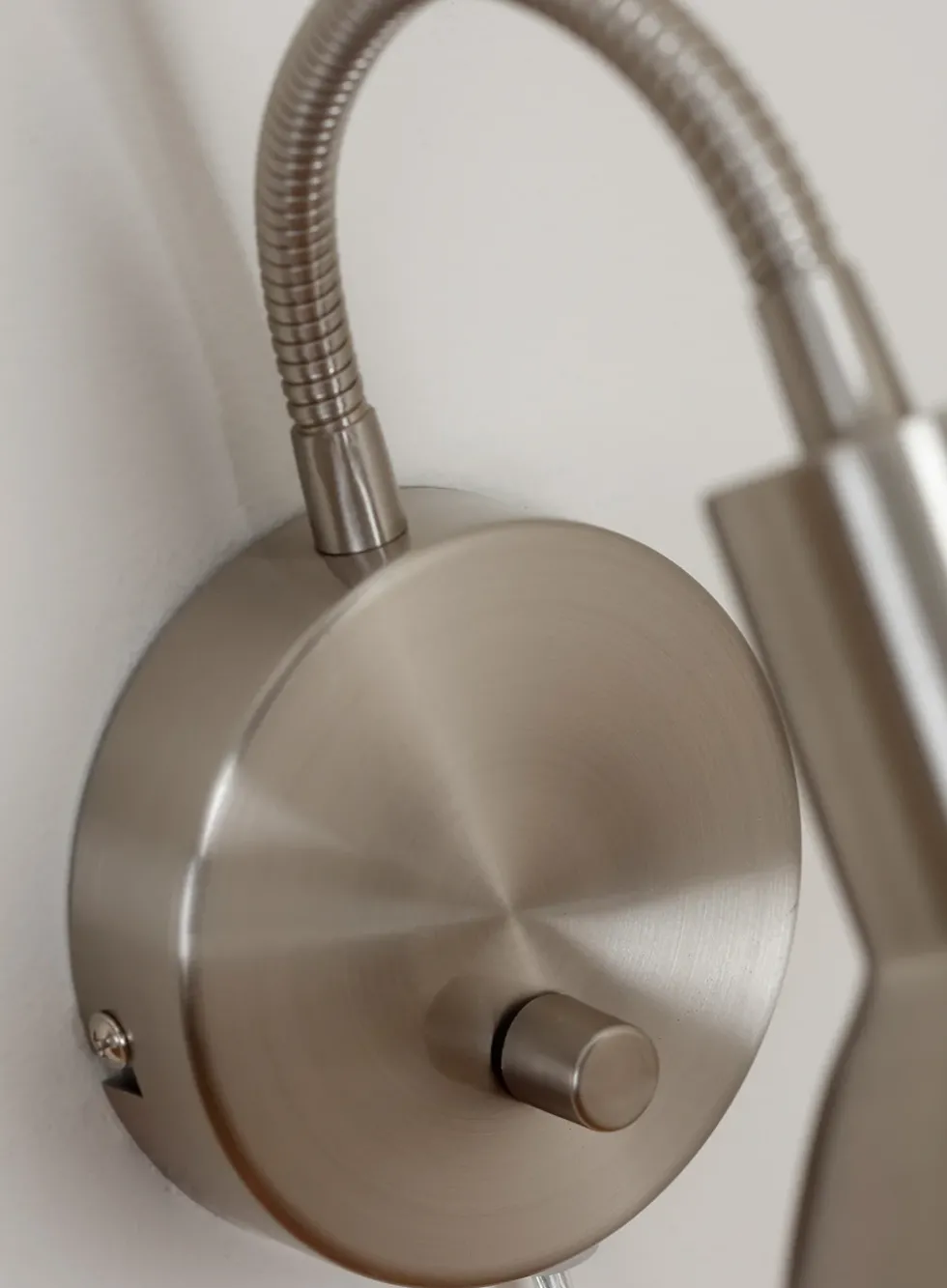 Bent vegglampe