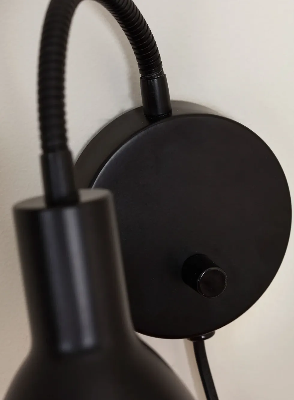 Bent vegglampe