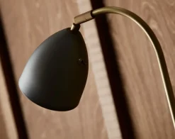 Deluxe gulvlampe - m/dimmer og messingdetaljer