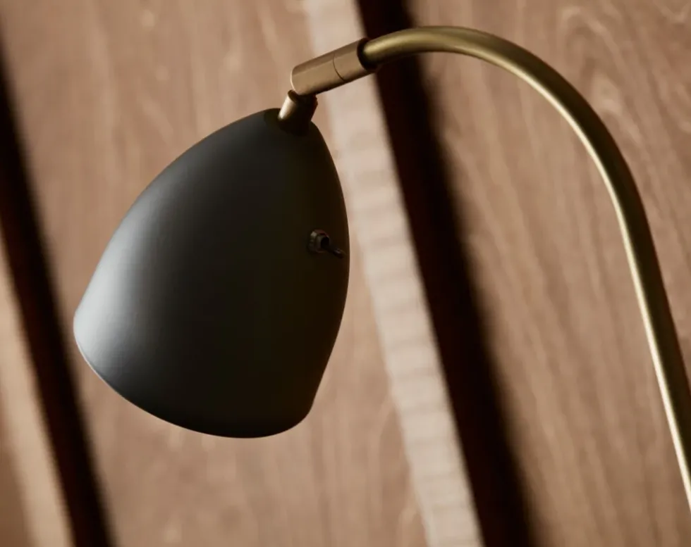 Deluxe gulvlampe - m/dimmer og messingdetaljer