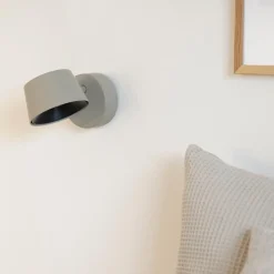 Direction vegglampe kort 2700 kelvin - trinnløs dimmer