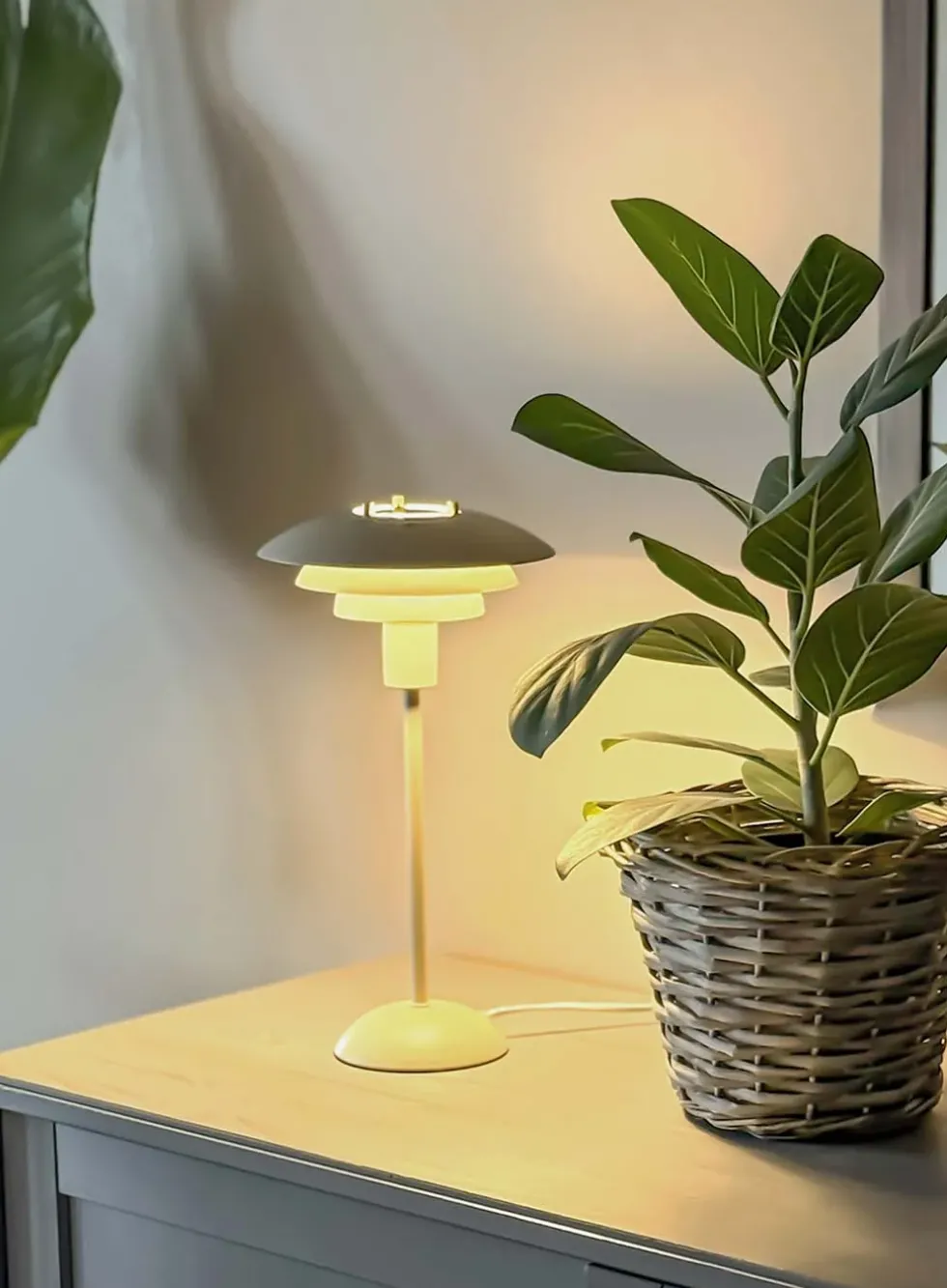 Epsilon bordlampe - h37