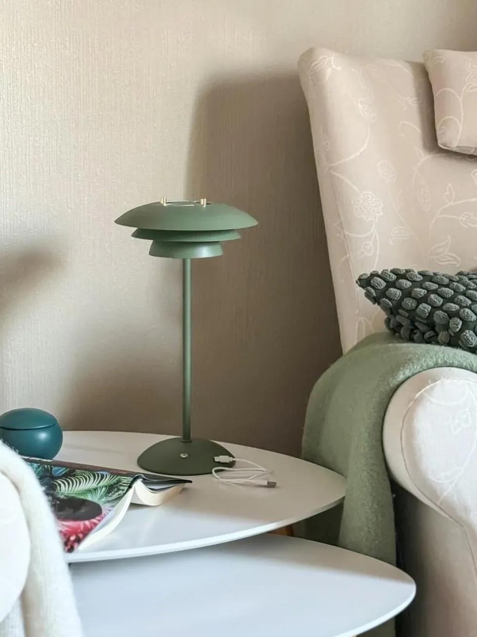 Epsilon oppladbar bordlampe - h37