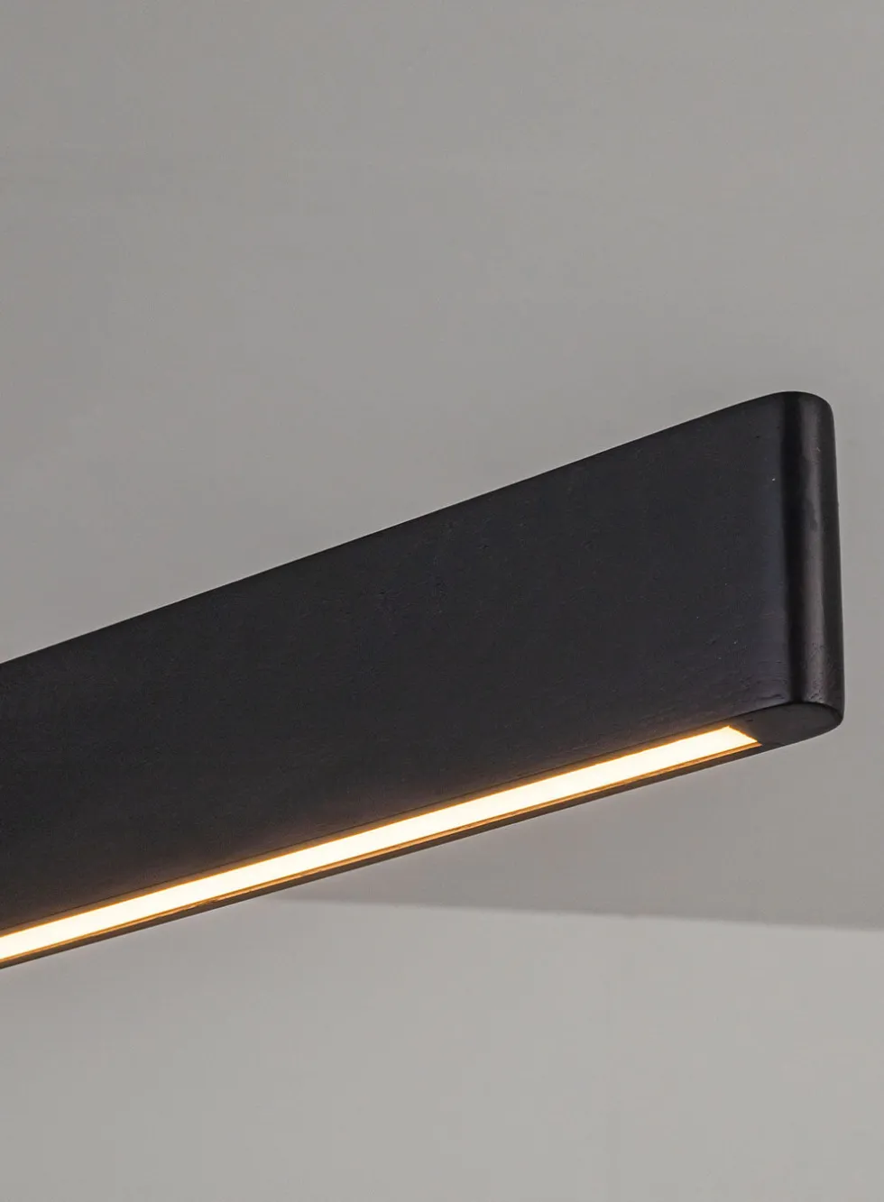 Flora langbordslampe i treverk - 149cm 2700 kelvin dimbar