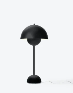 Flowerpot VP3 bordlampe