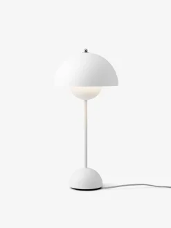 Flowerpot VP3 bordlampe