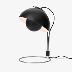 Flowerpot VP4 bordlampe
