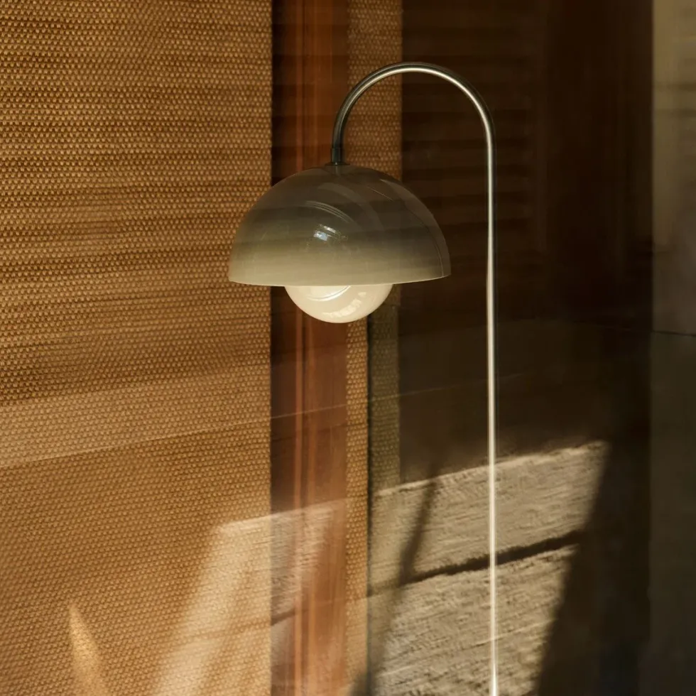 Flowerpot VP12 gulvlampe