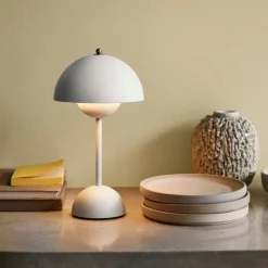 Flowerpot VP9 oppladbar bordlampe