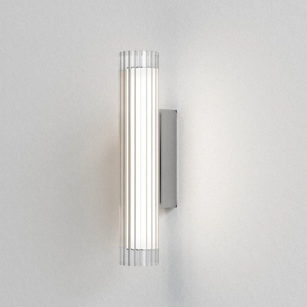 Io 420 vegglampe IP44 - Krom