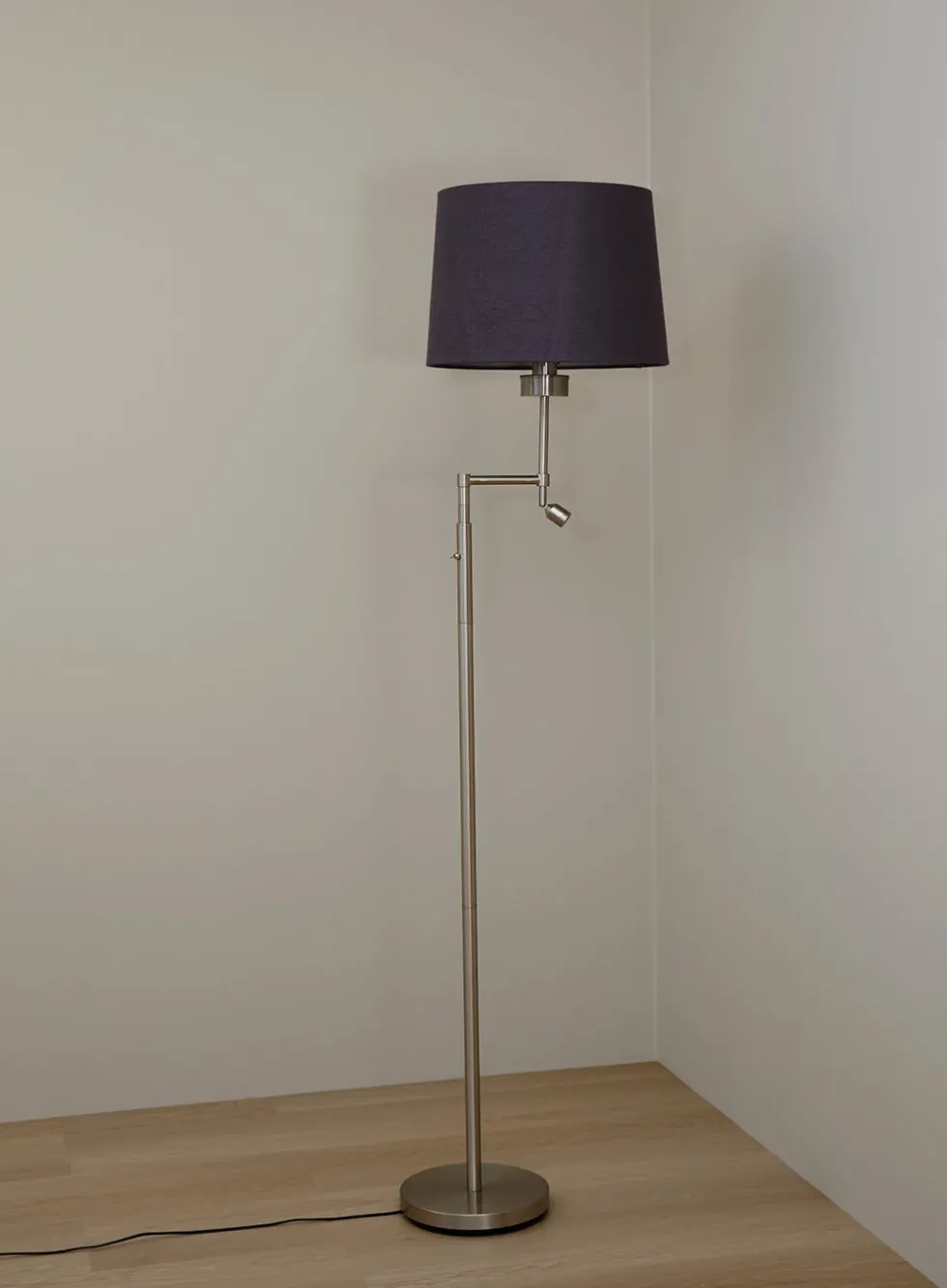 Kasper gulvlampe med leselys