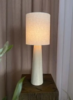 Linde bordlampe med skjerm - h74