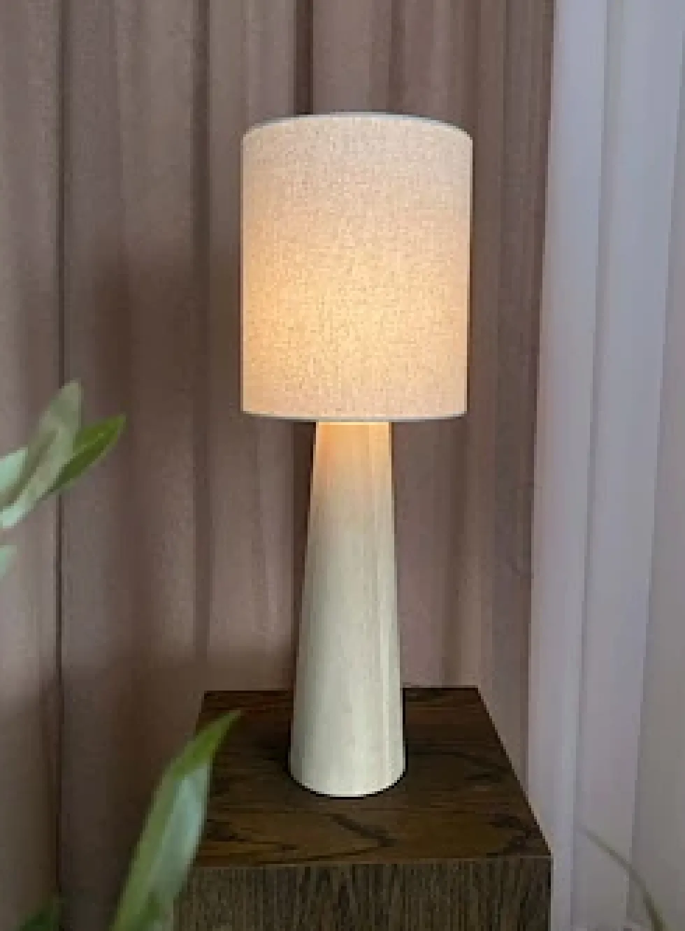Linde bordlampe med skjerm - h74