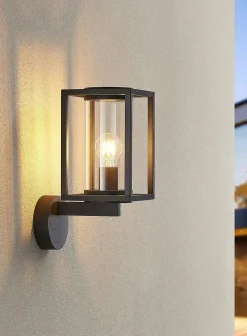 Malta utelampe, vegg