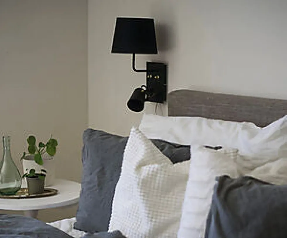 Metz vegglampe med lesespot