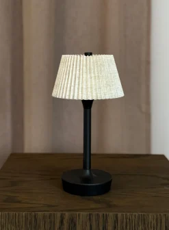 Nova oppladbar bordlampe med plissert skjerm