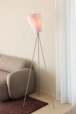 Oslo Wood gulvlampe Jubileums utgave - Muted Pink skjerm