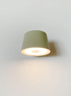 Recharge oppladbar vegglampe med magnetfeste