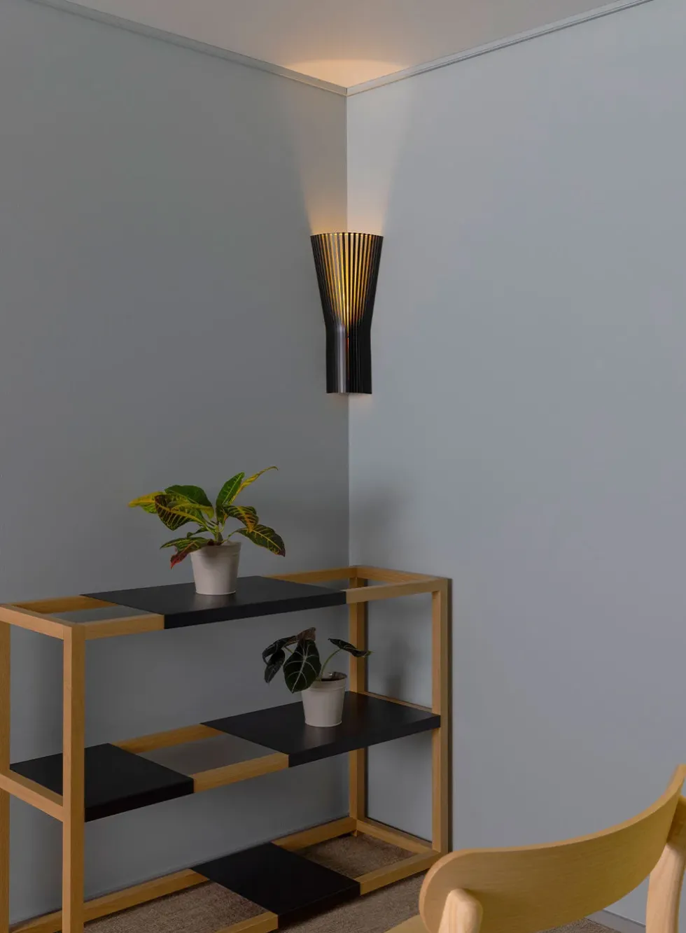Secto Small 4237 vegglampe for hjørne