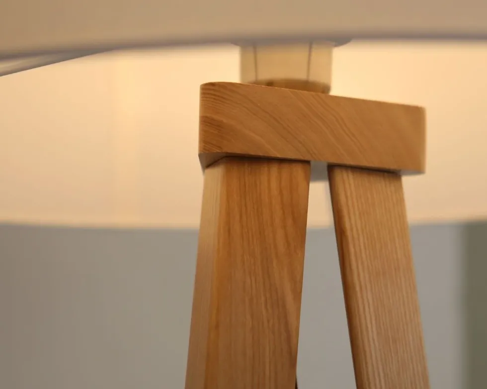 Silvanus gulvlampe med skjerm - h148