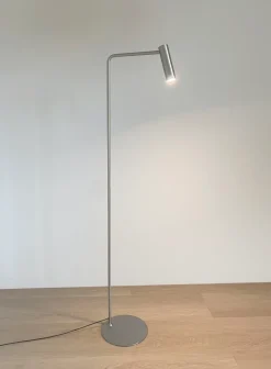 Slim gulvlampe