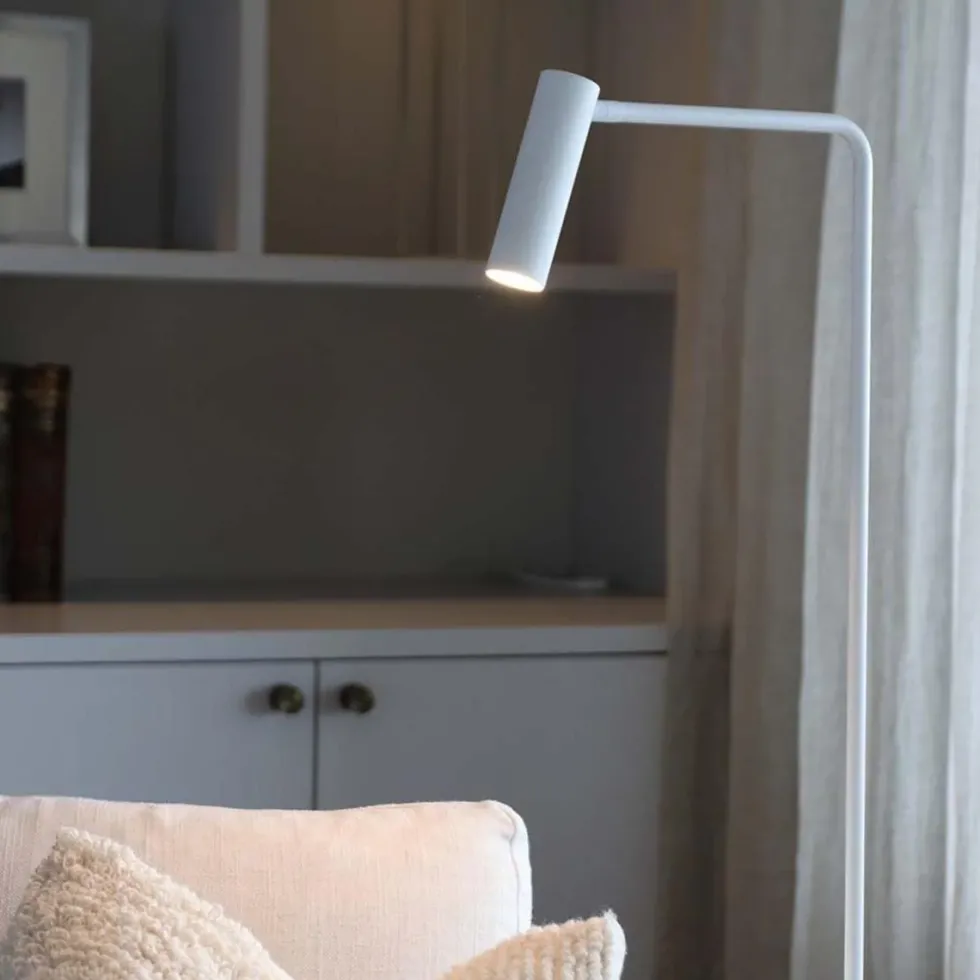 Slim gulvlampe