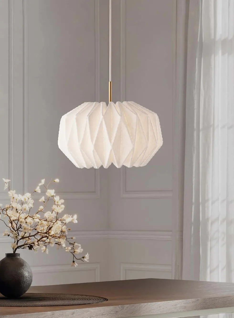 Softly pleated medium Ø42